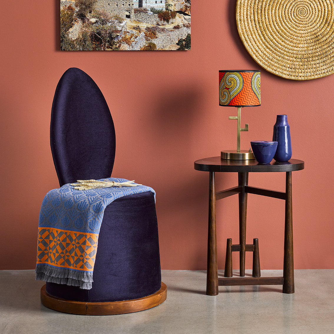 Hwe Mu Dua Side Table