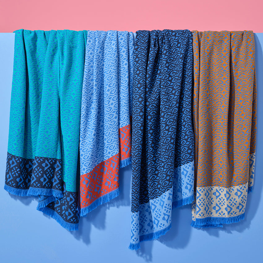 Turkuaz 'Thagzo' Koltuk Şalı