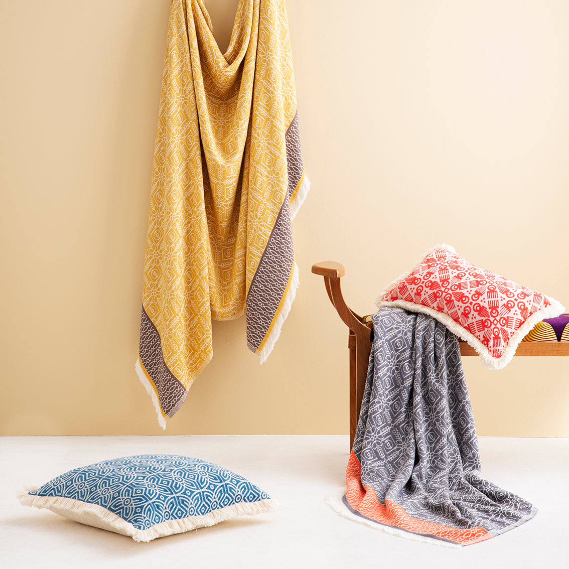 Grey 'The Eye' Bamboo Throw