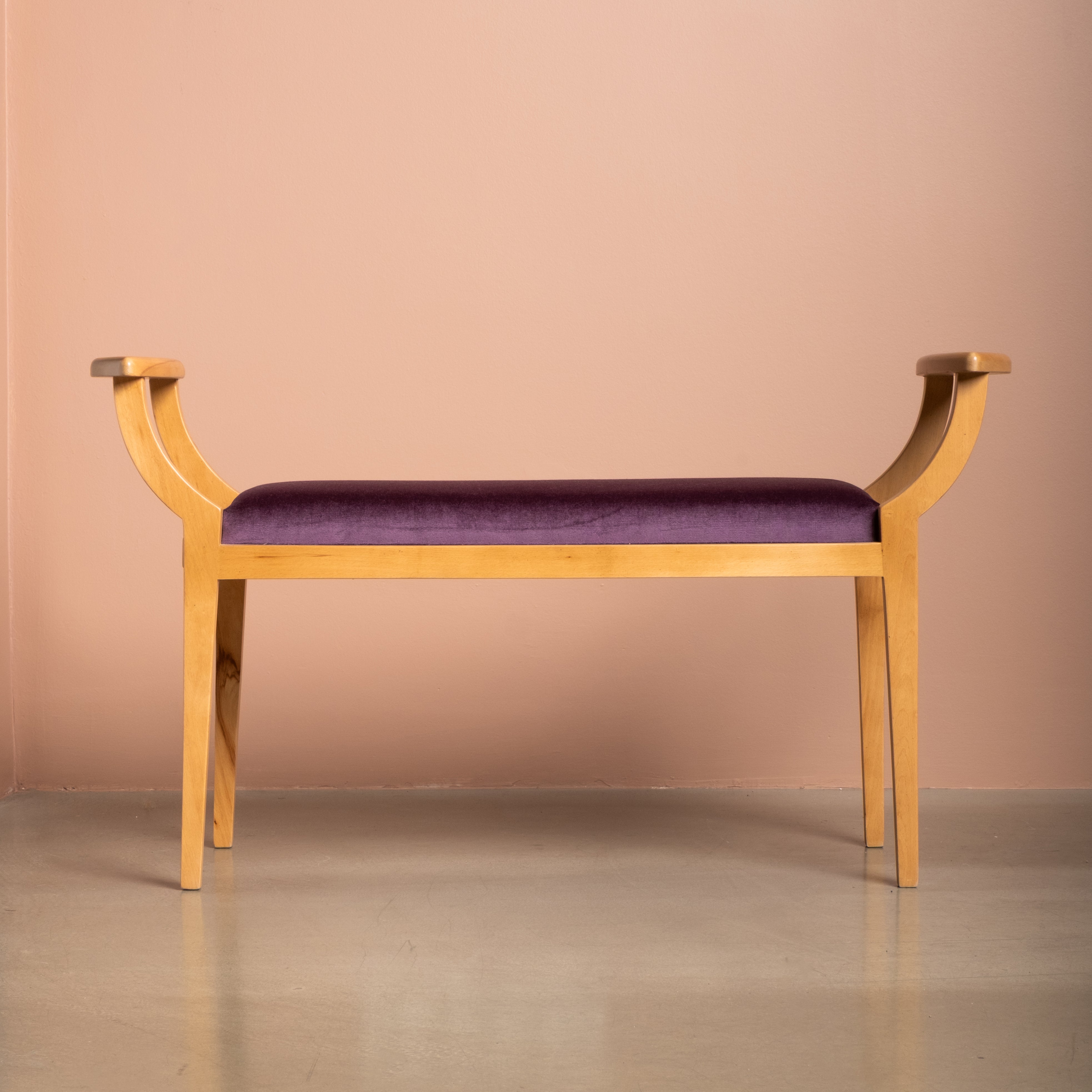 Khari Taurus Bank, Mor