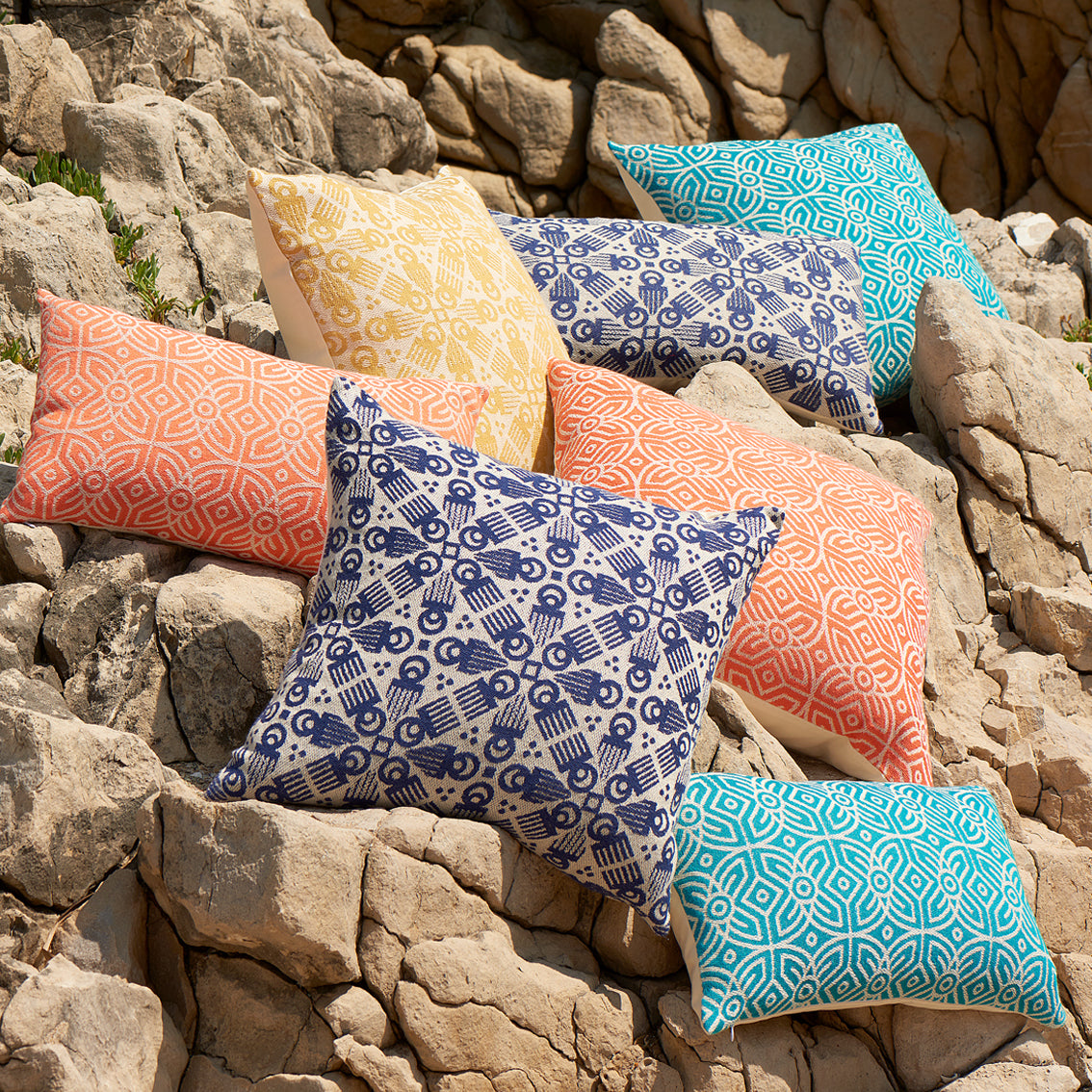 Turquoise Woven 'Fawahodie' Cushion